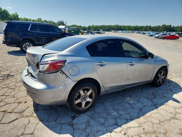 2013 MAZDA 3 SV/Base