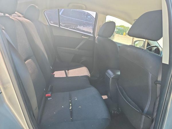 2013 MAZDA 3 SV/Base