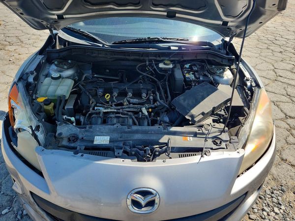 2013 MAZDA 3 SV/Base