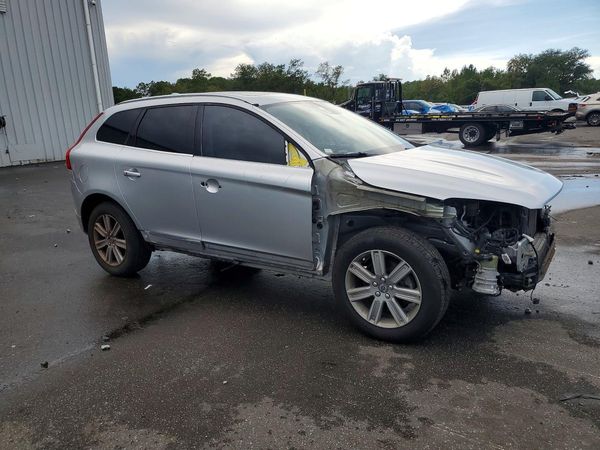 2016 VOLVO XC60