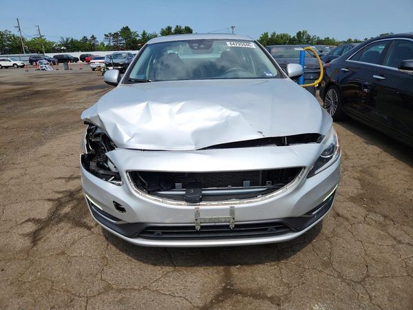 2017 VOLVO S60