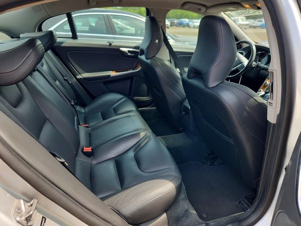 2017 VOLVO S60