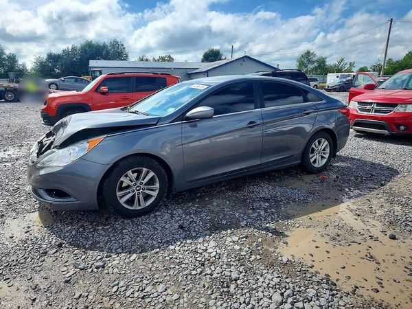 2013 HYUNDAI SONATA