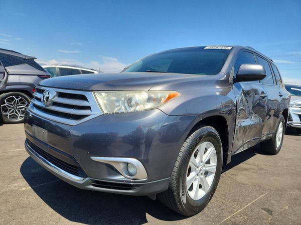 2012 TOYOTA HIGHLANDER Base/Hybrid — Front 3/4