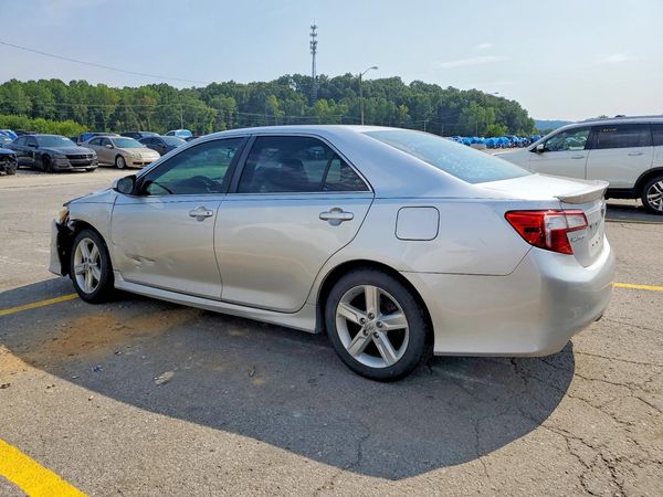 2014 TOYOTA CAMRY