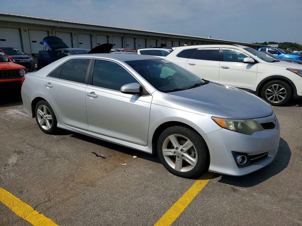 2014 TOYOTA CAMRY