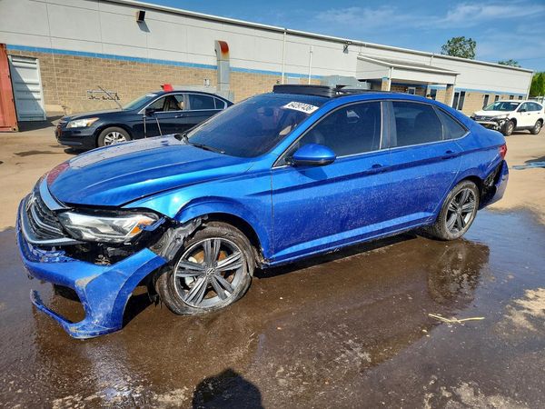 2022 VOLKSWAGEN JETTA SE w/ Sunroof — Front 3/4