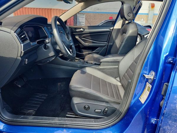 2022 VOLKSWAGEN JETTA SE w/ Sunroof — DENT