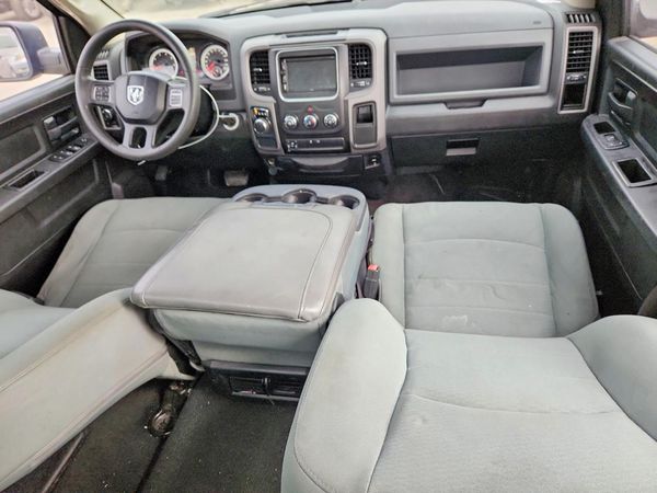 2014 RAM 1500 ST CREW CAB 4X2