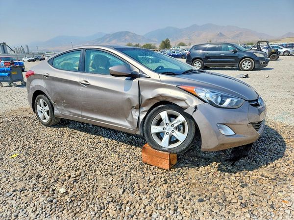 2013 HYUNDAI ELANTRA