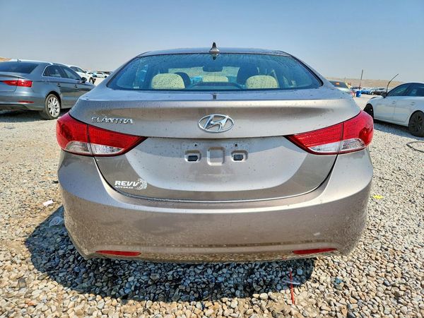 2013 HYUNDAI ELANTRA