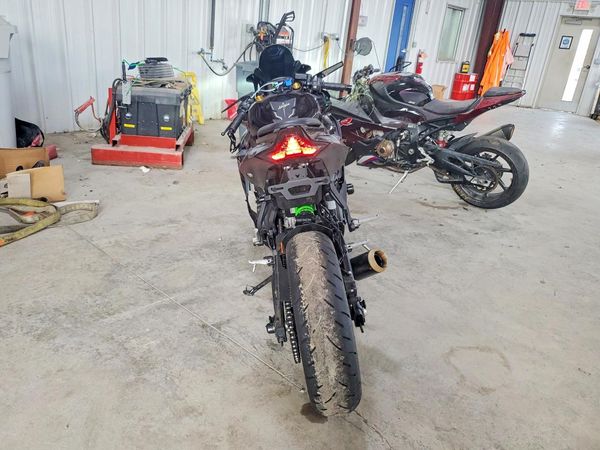2026 KAWASAKI ZX400