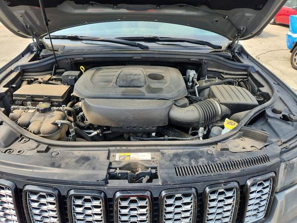 2021 JEEP GRAND CHEROKEE LAREDO 4X4