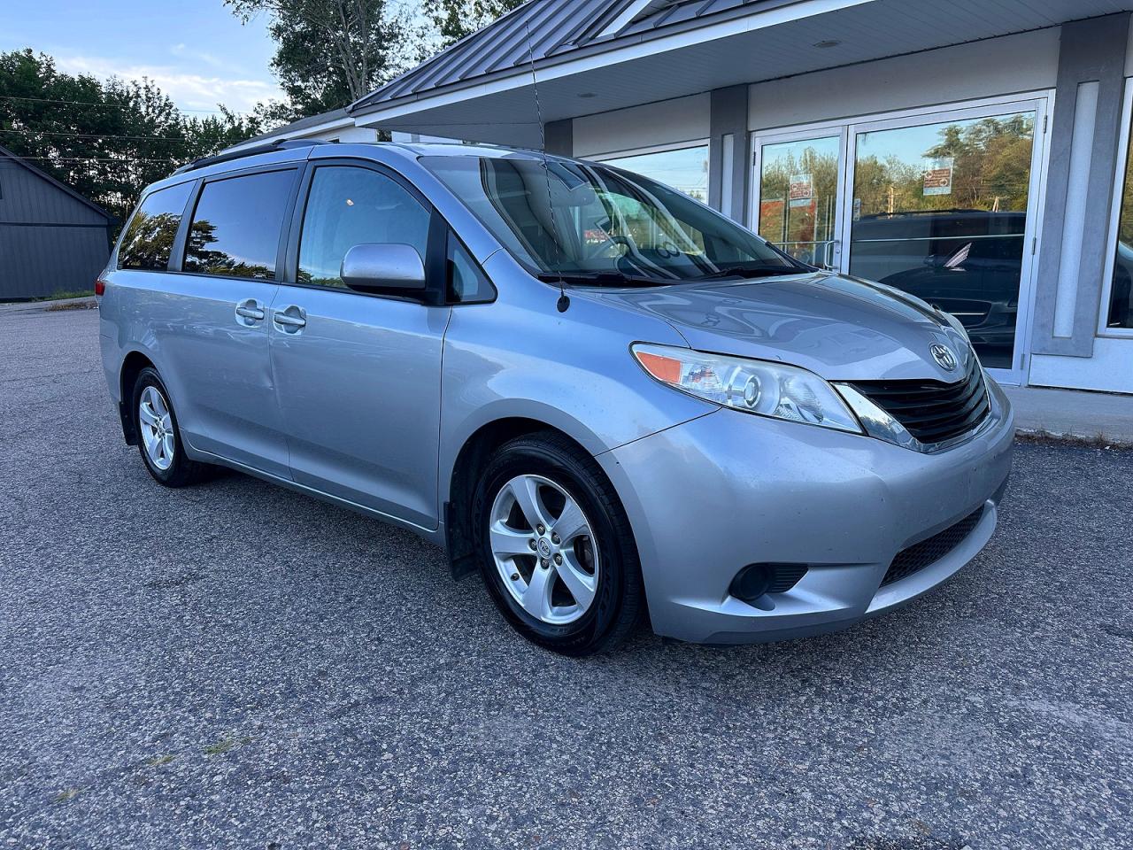 2014 TOYOTA SIENNA