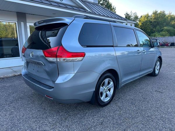 2014 TOYOTA SIENNA