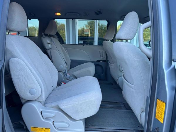 2014 TOYOTA SIENNA