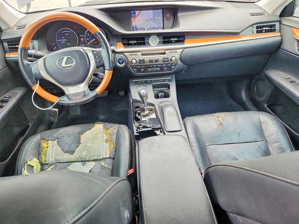 2014 LEXUS ES 300h