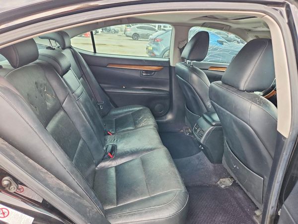 2014 LEXUS ES 300h