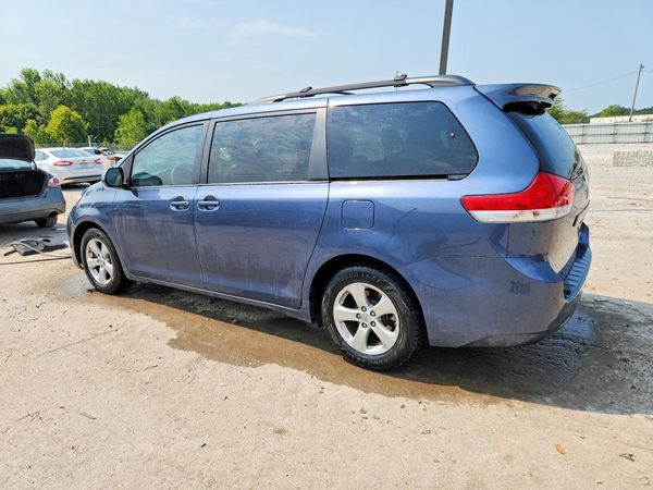 2014 TOYOTA SIENNA