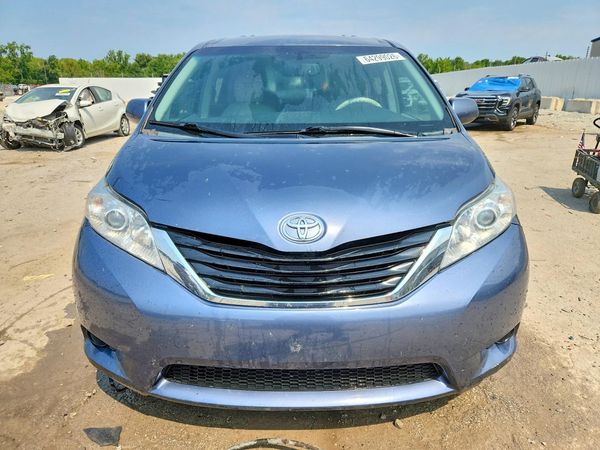 2014 TOYOTA SIENNA
