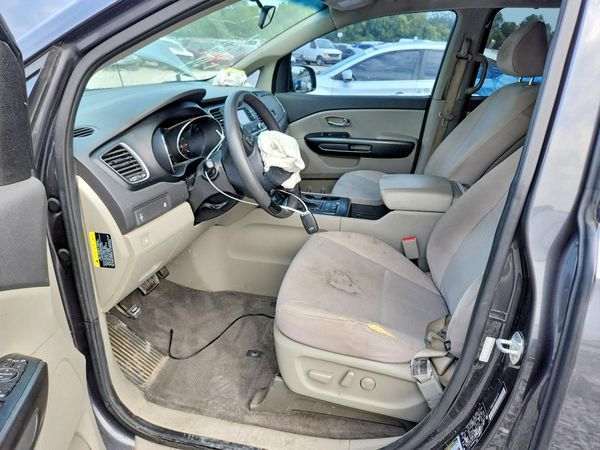 2016 KIA SEDONA LX - Middle-low