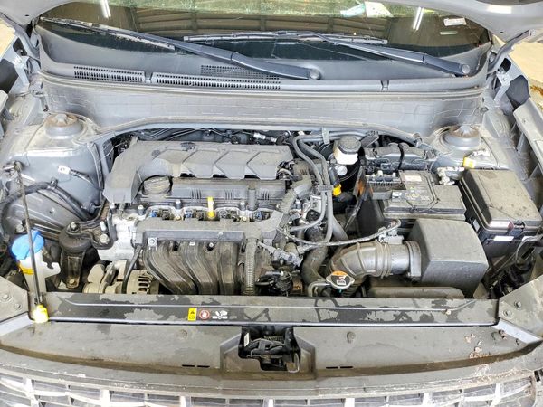 2025 HYUNDAI VENUE SEL, Limited — Engine bay