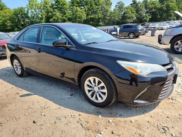 2016 TOYOTA CAMRY