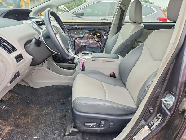 2015 TOYOTA PRIUS