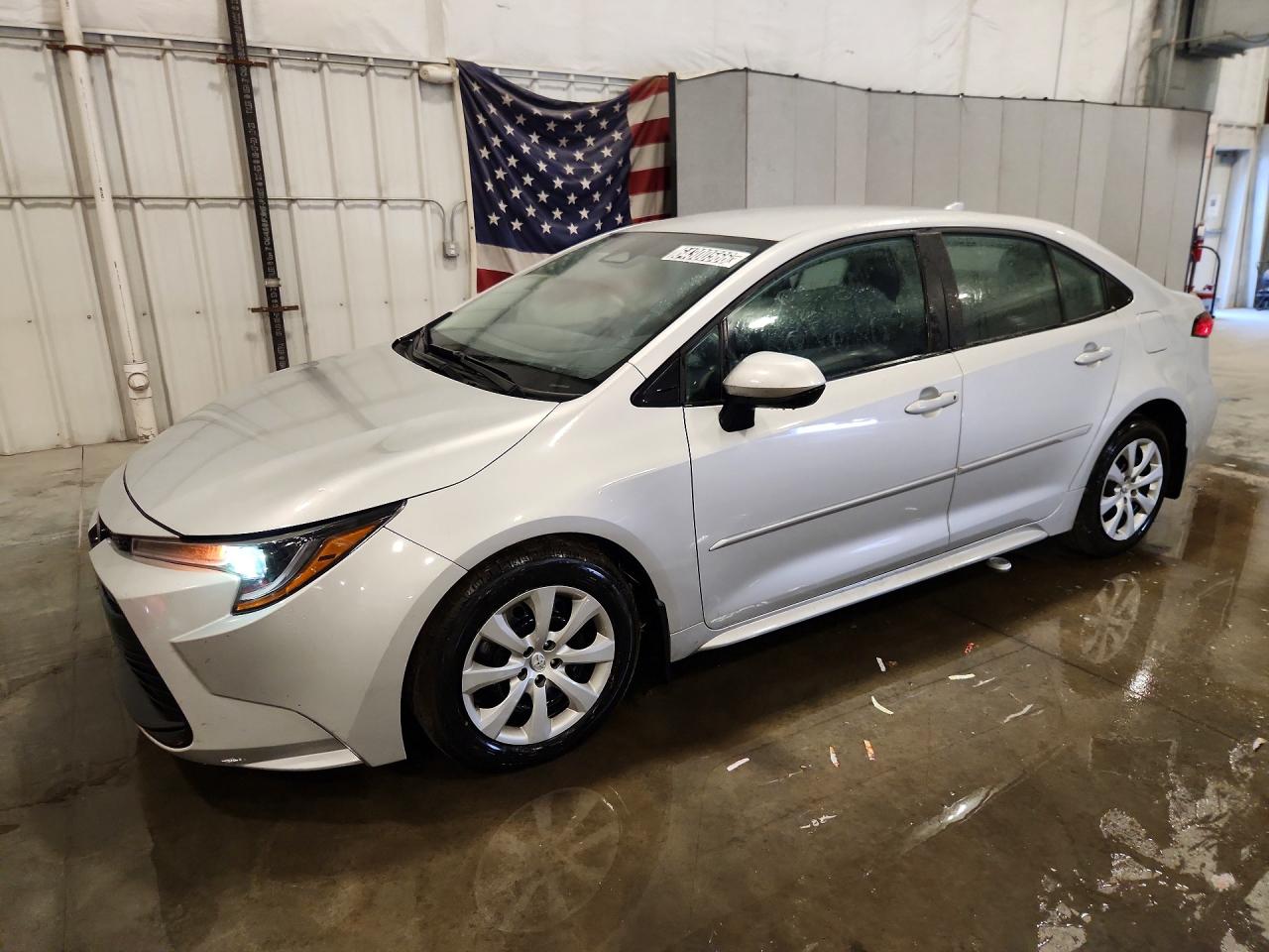 2025 TOYOTA COROLLA LE — Front 3/4