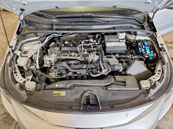 2025 TOYOTA COROLLA LE — Engine bay