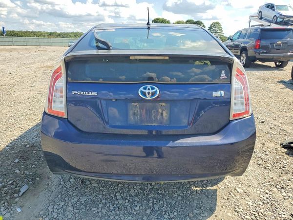 2015 TOYOTA PRIUS