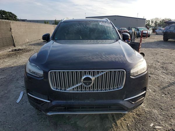2016 VOLVO XC90