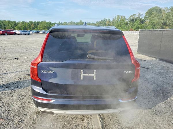 2016 VOLVO XC90
