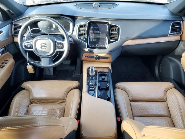 2016 VOLVO XC90