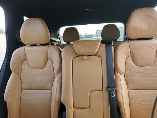 2016 VOLVO XC90