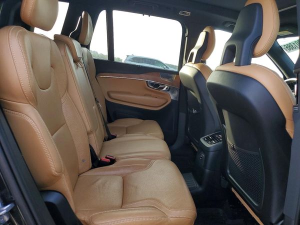 2016 VOLVO XC90