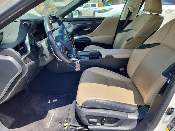 2019 LEXUS ES 350