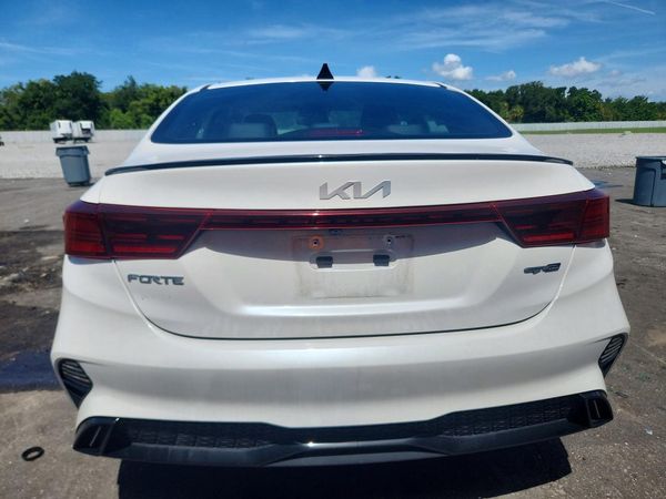 2022 KIA FORTE GT Line