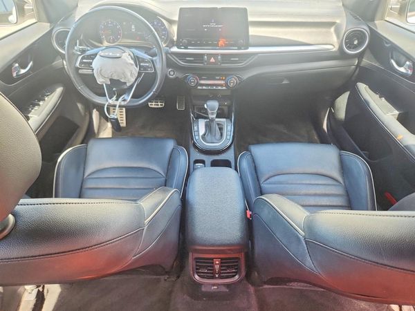 2022 KIA FORTE GT Line