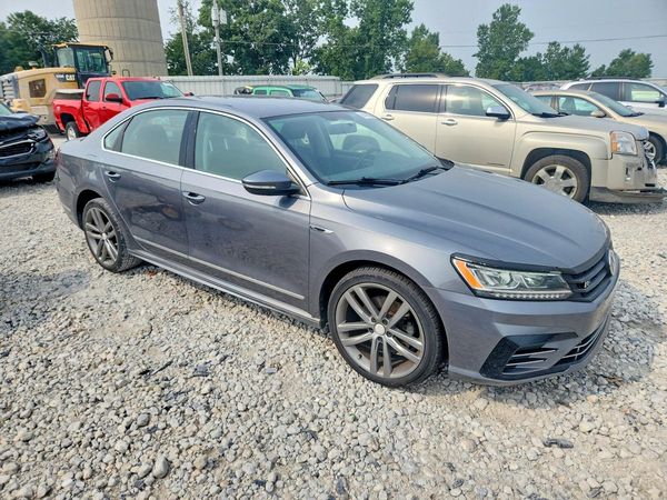 2017 VOLKSWAGEN PASSAT R-Line
