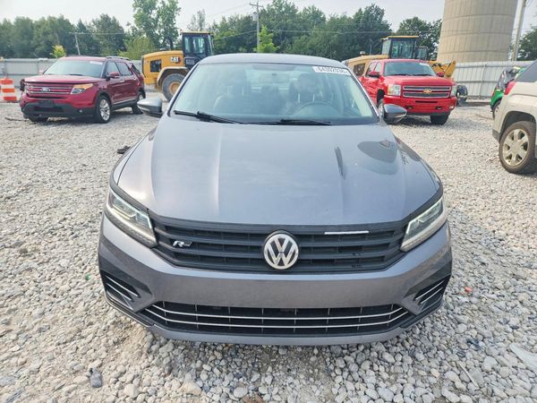 2017 VOLKSWAGEN PASSAT R-Line