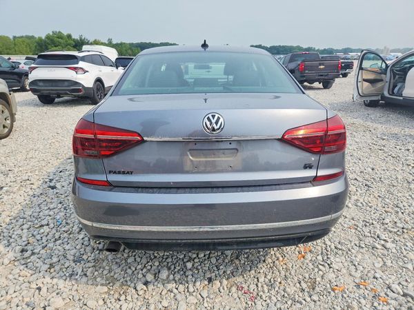 2017 VOLKSWAGEN PASSAT R-Line