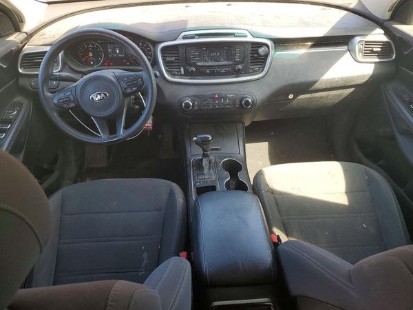 2017 KIA SORENTO L, LX