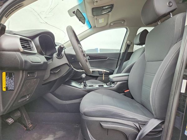 2018 KIA SORENTO L, LX