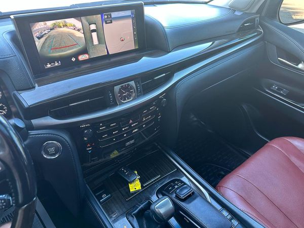 2018 LEXUS LX 570