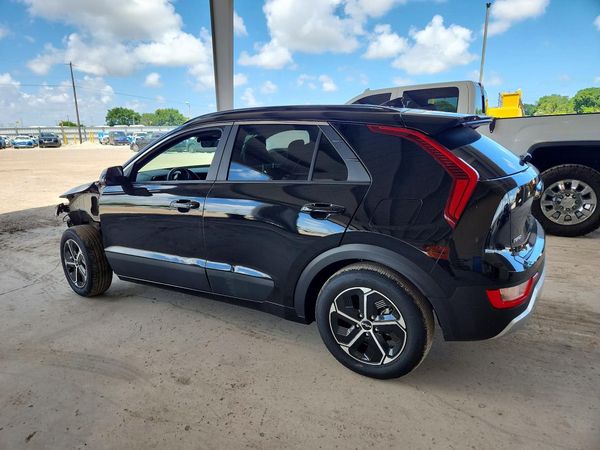 2025 KIA NIRO