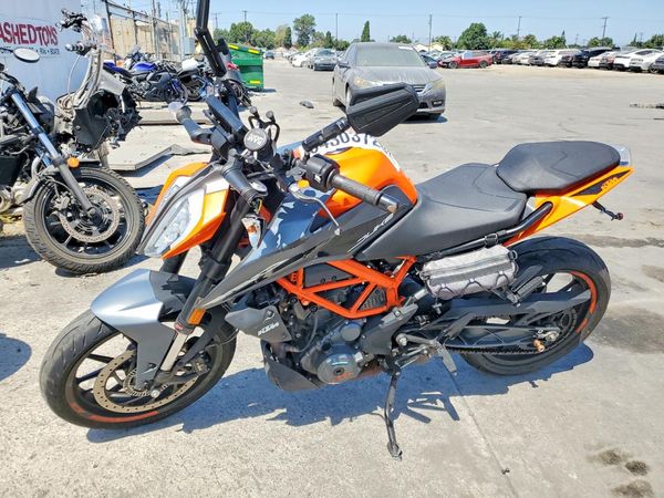 2023 KTM 390