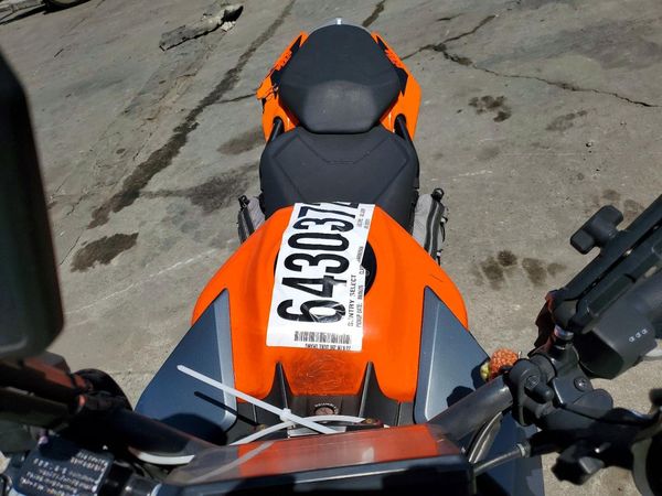 2023 KTM 390