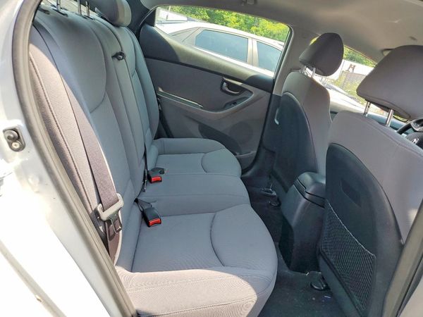 2014 HYUNDAI ELANTRA GLS (Middle)