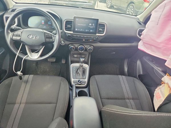2025 HYUNDAI VENUE SEL, Limited